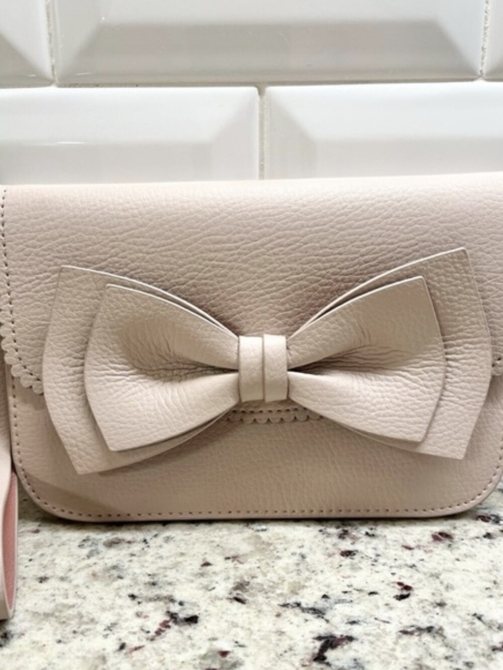 Kate Spade Vanderbilt Place Mollie Wristlet NWOT